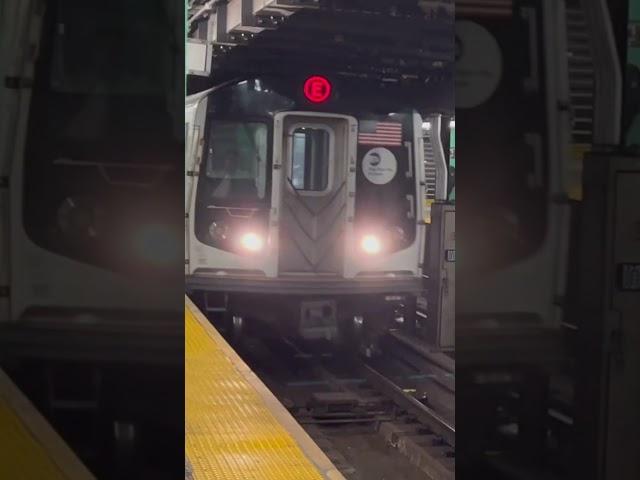 What is the closest distance in between two stations in the NYC Subway? #nycsubway #nyc #train