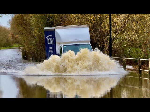 These Drivers Do Not Like Taking It Slow And Steady! | Leicestershire Flooding | part 17