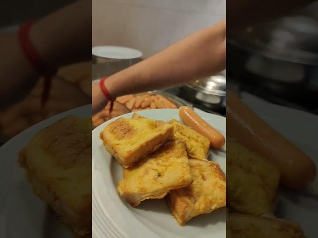 Even he 2 confused what to eat..#viralshorts #newyear2023 #breakfast #subscribe #phuket #shorts