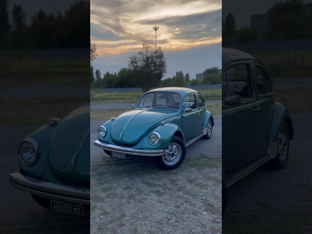 Volkswagen Beetle walk around #volkswagen #beetle #1972 #blue #maggio1972 #sunset #cinematic #iphone