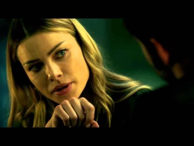01 x 01 Chloe and Lucifer talk