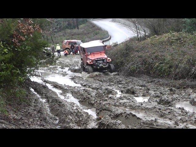 TOYOTA LAND CRUISER FJ40 **HARD MUDDING** OFFROAD