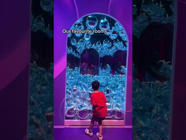 Viral Bubble Planet Experience has arrived in Singapore! 🫧