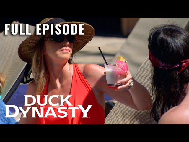 Duck Dynasty: Willie Takes the Family to Hawaii (S3, E13) | Full Episode