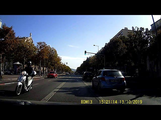 Driving downtown Marseille: Michelet-Prado