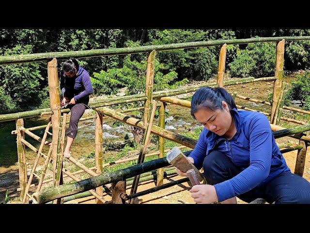 Dinh built a house alone with giant bamboo trees. Life alone