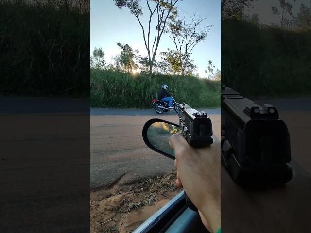 Quase tomou o dele #guns #moto #policia #arma #grau #titan #gta #gta5 #favela #brasil#estrada #agro