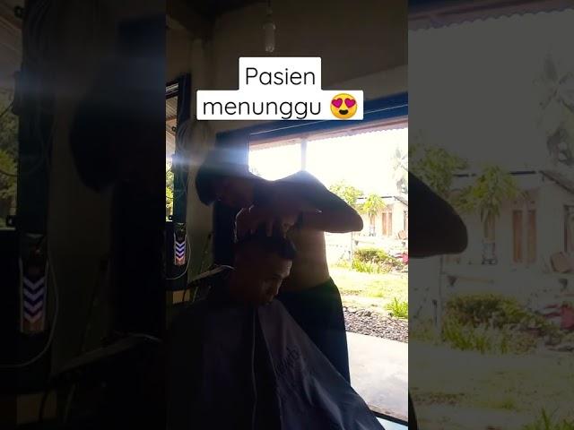 potong rambut dulu bossku#shorts #shortsfund #shortsvideo #shortsviral #shortstatus