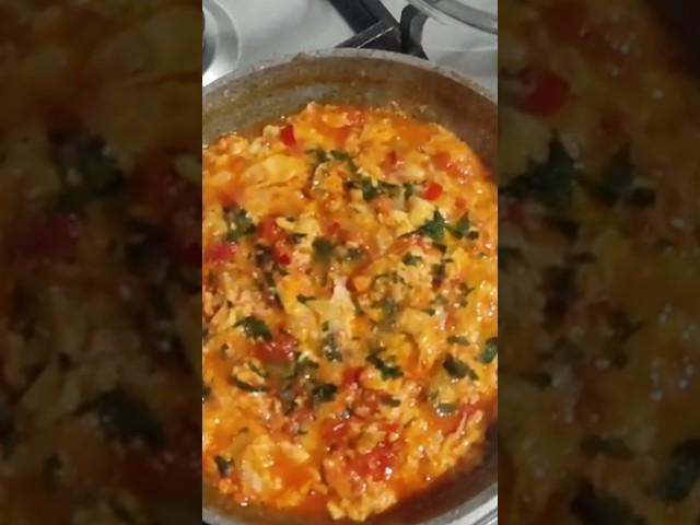 Яичница с помидорами (чиж-пыж) — быстро, сытно, по-домашнему! Eggs with Tomatoes – Quick&yummy