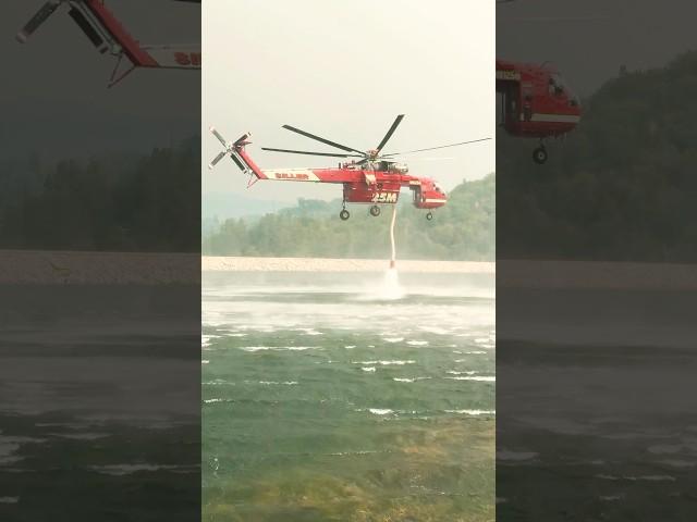 This helicopter lifted 100,000 gallons in a single day to help fight the fires. #SkyCrane
