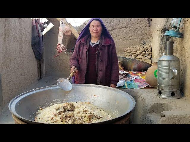 Afghani Kabuli Pulao Recipe ( Qabili ) Village Style  | Village life Afghanistan