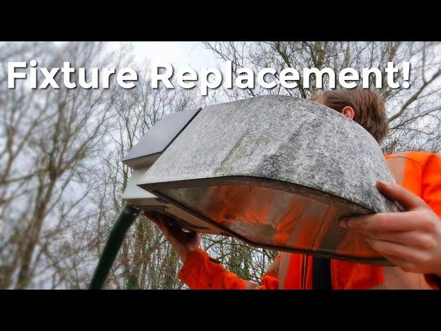 Replacing A Big Indal Aurora Fixture To A Schréder Teceo! ( From High Pressure Sodium To Led)