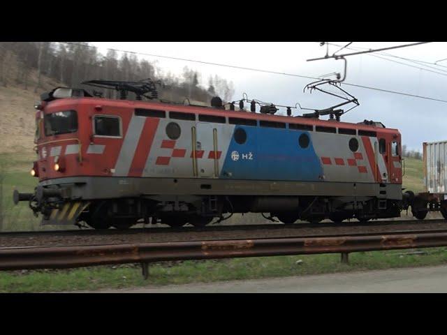 Croatian Railroad Cargo freight intermodal train, Locomotive: Asea Rb1 303-3, Brod Moravice 8.4.2022