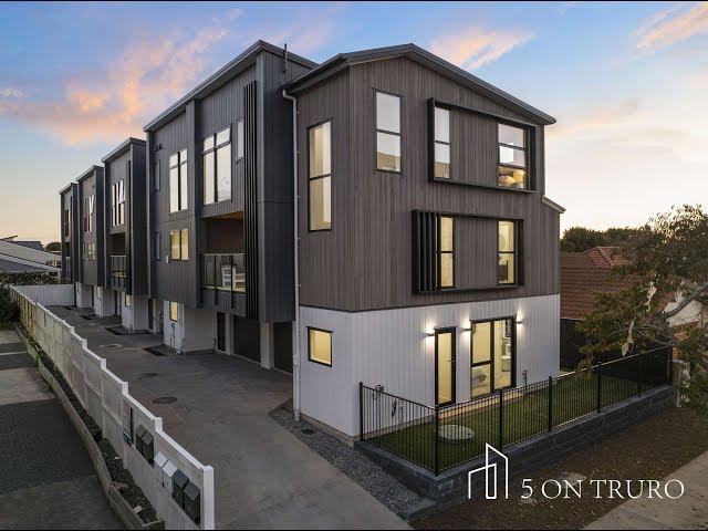 5a Truro Road, Sandringham  | James Wang & Ernest Hidalgo
