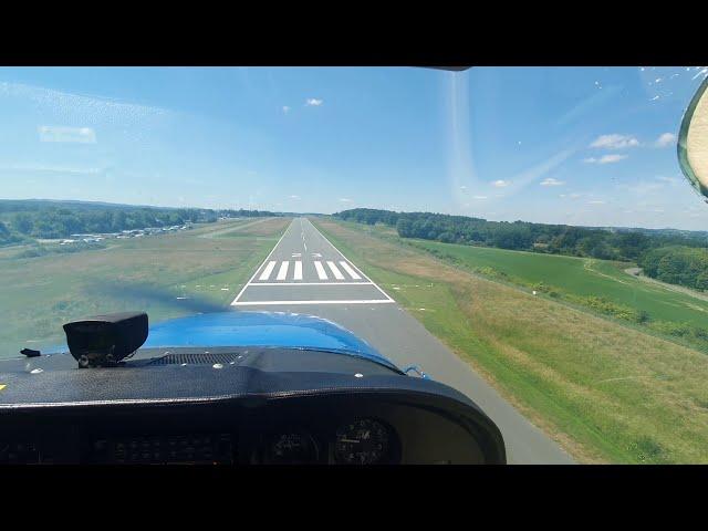 UPSLOPE LANDING at Arnsberg-Menden Airport (RWY 23) | Cessna 172-M Skyhawk