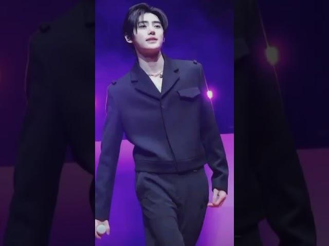 him in black  #yuxin #enhypen #parksunghoon #park#sunghoon #hoonie#like #share #subscribe