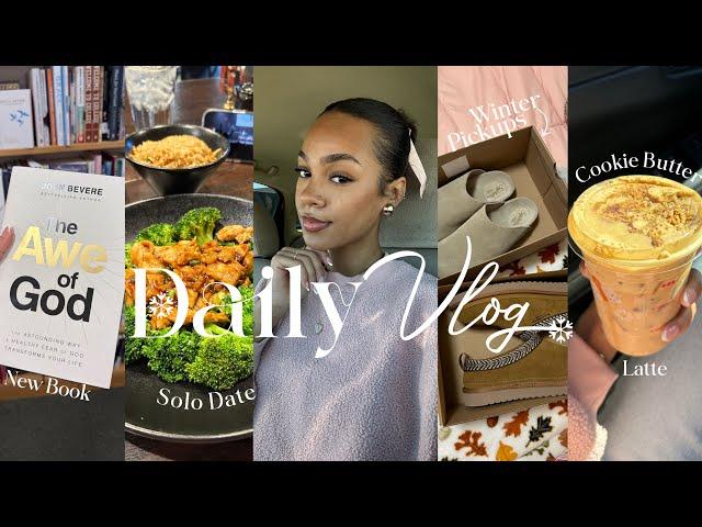 DAILY VLOG: solo date b/c I have no friends, taking pics, new book, shopping, new coffee & more!