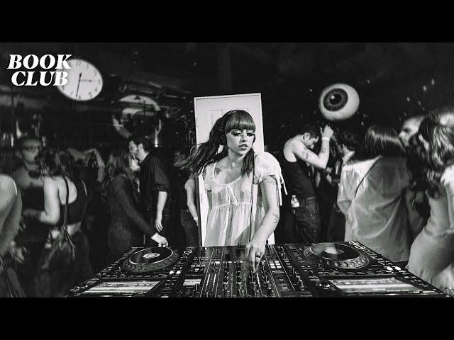 Spacey Electro & Techno Mix at a Warehouse Party | Tinzo