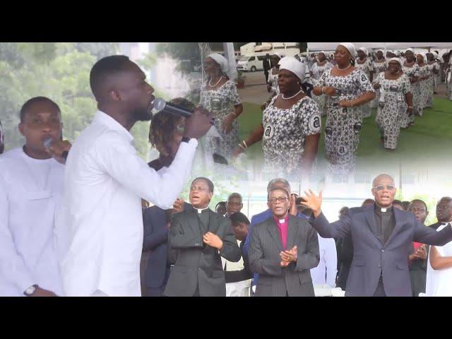 Sam Acquah Leads Apostolic Praises at The Funeral Service of Apostle Daniel Obese Saforo