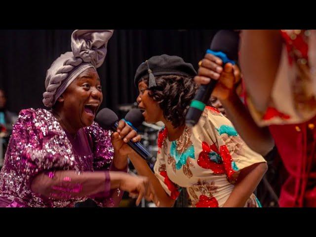 ADEYINKA ALASEYORI TIMELESS MINISTRATION AT PRAISE BREAK CONCERT