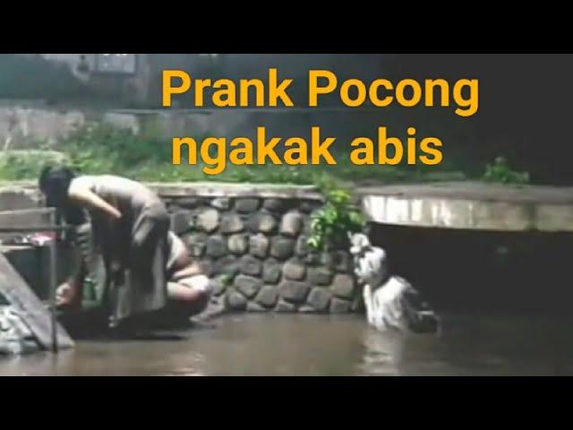 Cewe lagi mandi di prank pocong #prank