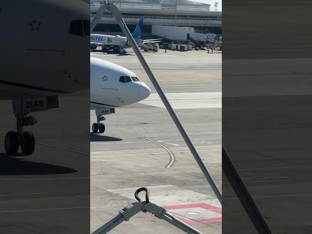 Spotted at SFO: United Airlines' Majestic Boeing 777 #United #Aviation #Airlines #planespotting #SFO