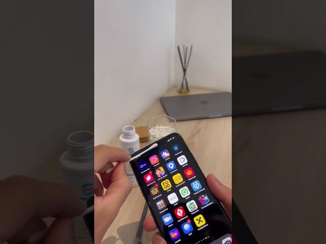 Как правильно почистить динамики  твоего смартфона #айфон #лайфхаки #iphone #андроид
