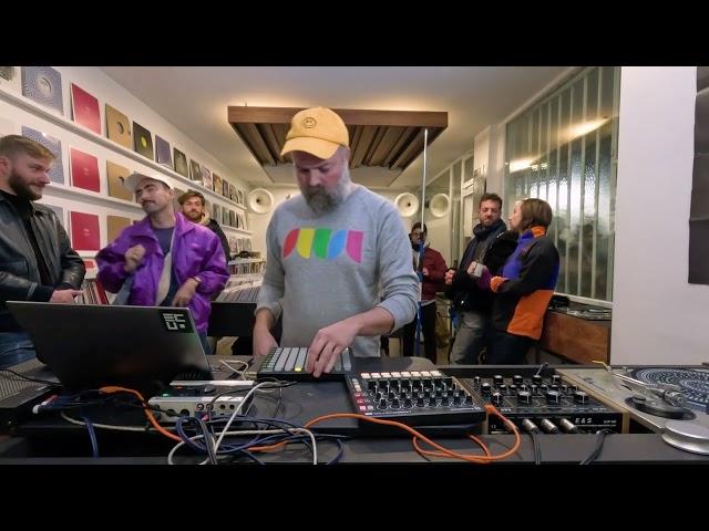 Yoyaku instore session with Octal Industries live