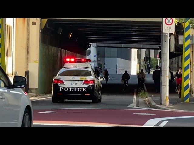 愛知県警察　パトカー　緊急走行