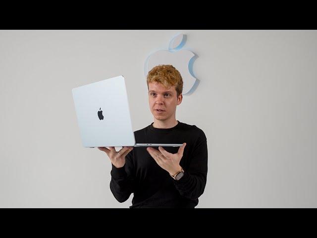 Hands On MacBook Air M4 in Blue (and also the iPad Air M3)