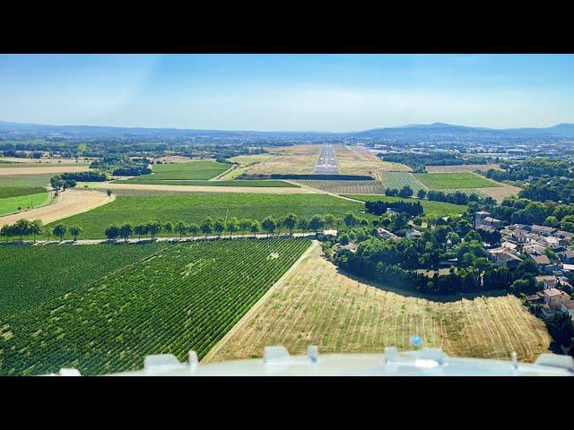 Boeing 737 Max | Carcassonne landing | Cockpit view