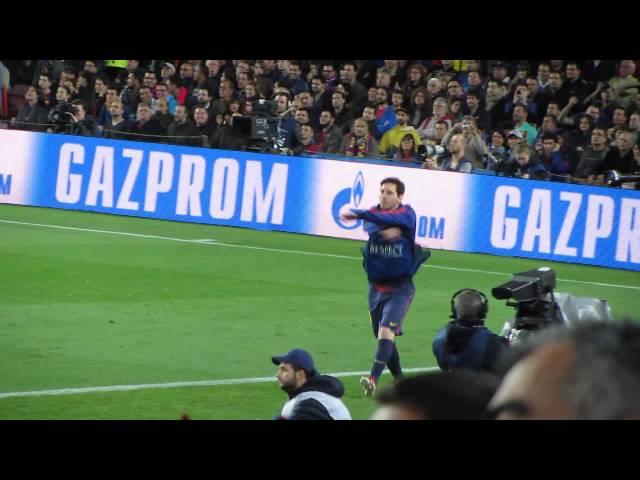 Messi sale a calentar en el 53 ' y el Camp Nou estalla de júbilo + aplausos.. entrará "DIOS" !