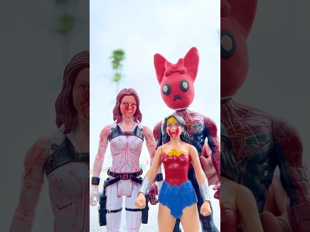 Battle between zombie SpiderMan, Wonder Woman vs Venom | Marvel Toys