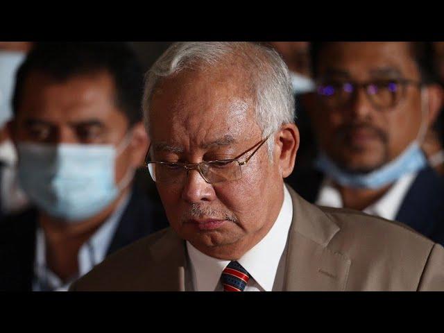 Najib maintains innocence, reiterates Muslim oath at press conference