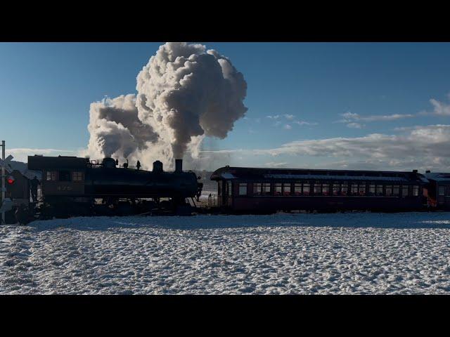 #475 passing Red Caboose Motel in a 17 Degree Morning Strasburg Railroad