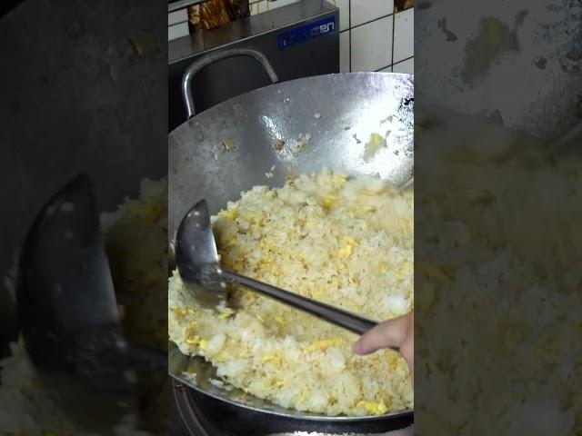 The Egg Dish Pro with Amazing Wok Skills! The Busy Local Chinese Restaurant's Best Dishes