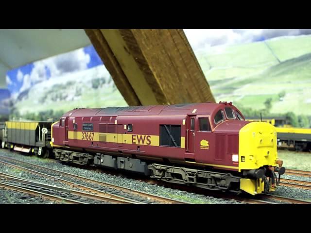 Engineers trains on Peak Dale