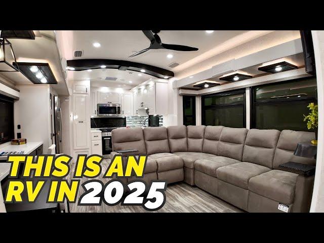 RVs coming for 2025 look THIS NICE!  2025 Jayco Pinnacle 38FBRK