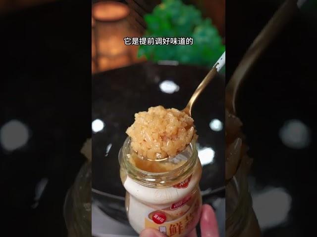 夏天的空心菜好脆甜，您可以做一道蒜蓉空心菜，做法简单好吃又下饭～#蒜蓉空心菜