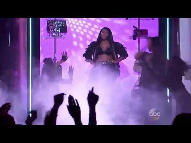 Nicki Minaj - The Night Is Still Young / Hey Mama (Billboard Music Awards 2015) HD