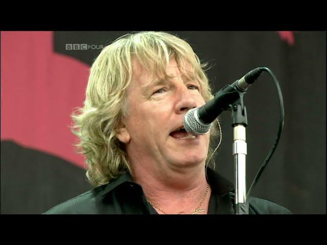 Status Quo - Rain, Glastonbury Festival 28th June 2009