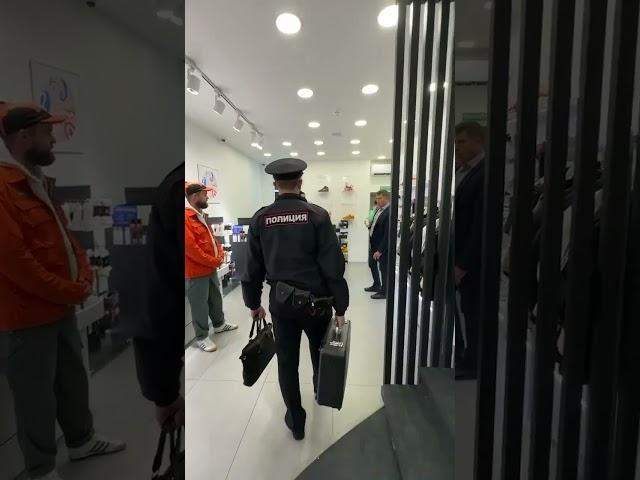 В магазин Никиты Ефремова пришла полиция# #shortsvideo#камера #NE #Никита #ефремов_узнатьправду