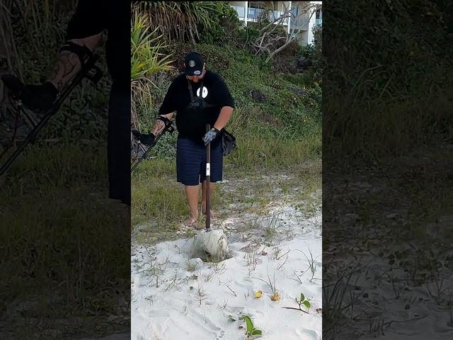 This Is Why They Call Me The Silver King! (Beach Metal Detecting)
