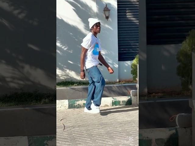 This Amapiano Beat Can’t Just Get Over TDwale’s Head. #dance #dancer #shorts
