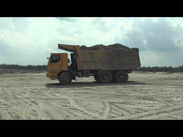 XCMG Off Highway Dump Truck Unloading Sand