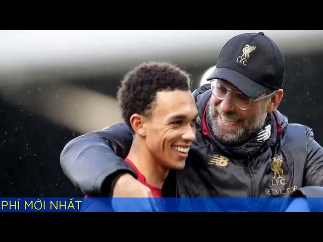 Klopp tắt tivi khi cổ động viên Liverpool la ó Alexander Arnold