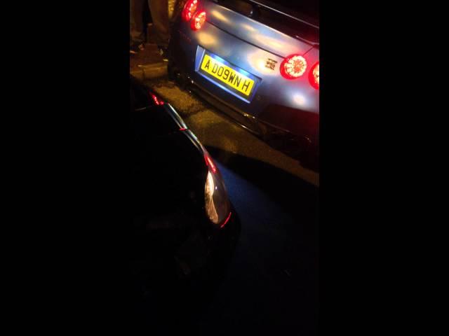 Skyline gtr r35 flames backfires rev limiter
