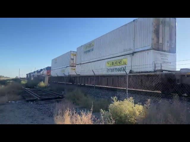 BNSF 7175 Westbound Intermodal going through Empire,CA