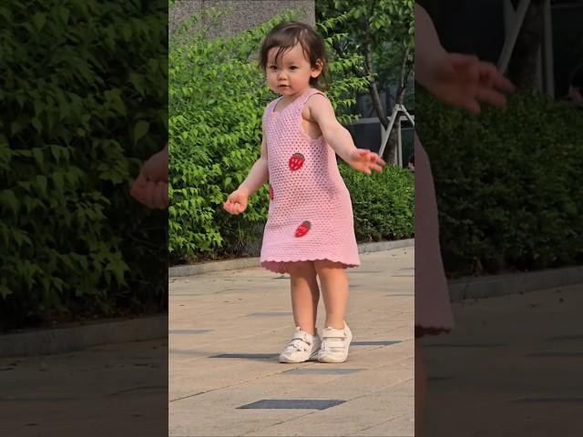 아빠가 만들어준 비눗방울에 신난 24개월 아기 클로이!