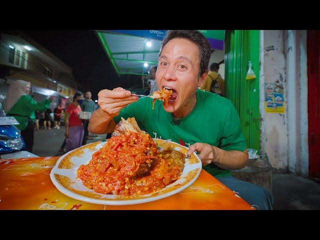 Indonesia SPICY FOOD Overdose!!  SAMBAL MOUNTAIN + Smashed Chili Chicken!